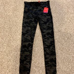 Spanx Faux Camo Black Legging - Medium, NWT